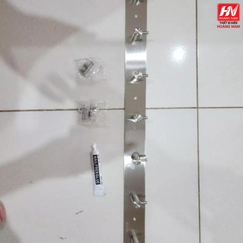 [CHÍNH HÃNG] Móc treo quần áo dán tường, móc treo khăn nhà tắm inox 304 chống gỉ, chịu lực tốt không cần khoan tường